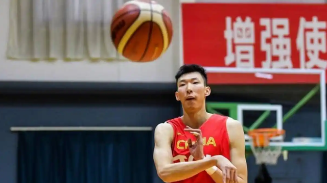 开云电竞-两场世预赛过后，胡明轩等5名球员或无缘国家队，周琦留队查看